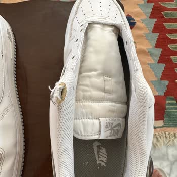 Nike Ayakkabının Bileğinde Yıpranma