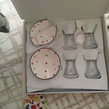 Madame Coco İki Kutu Kırık Geldi