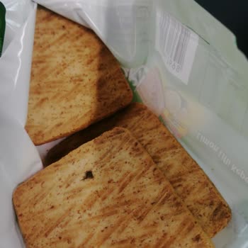 Eti Gıda Limon Lifli Kepekli Eti Form Bisküviden Kıl Yumağı Çıkması