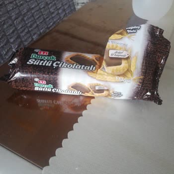 Eti Gıda Eti Sütlü Çikolatalı Küf Tarzı Kabartılar Var Üzerinde