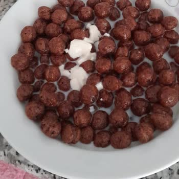 Pınar Sütün İçinden Tortular Çıkması