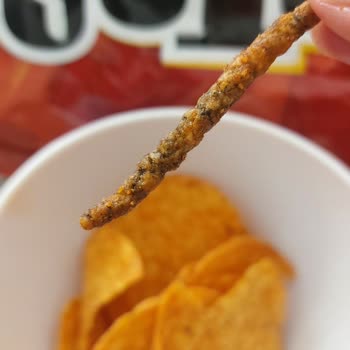 Patos Cipsin İçinden Çıkan Şey