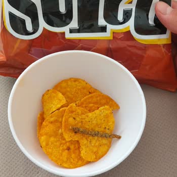 Patos Cipsin İçinden Çıkan Şey