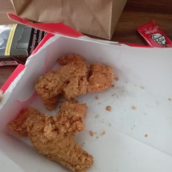 KFC Fotoğraftaki İle Gelen Ürün Alakasız