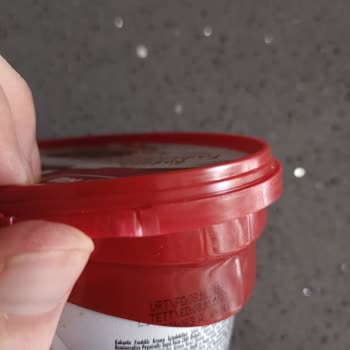 Torku Frema Kakaolu Fındık Kremasının Kapağında Plastik Sorunu
