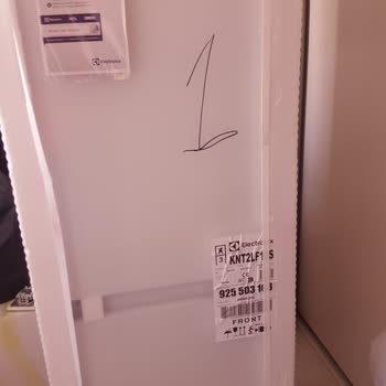 Electrolux Marka Ankastre Buzdolabı Ve Diğer Ürünlerin Hasarlı Teslim Edilmesi