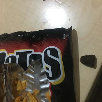 Patos Paketinden Çıkan Cisim