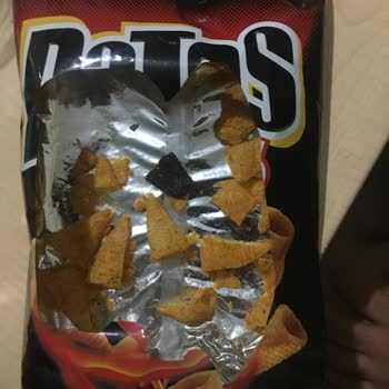 Patos Paketinden Çıkan Cisim