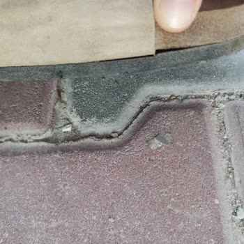 Slazenger Terliğimi Yırtıldı Birkaç Yerinden Deforme Oldu
