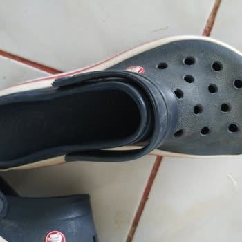 Crocs Terlik İki Hafta İçinde Dağıldı.