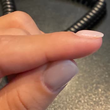 Hazal Akbay Beauty Jel Tırnaklarım 1 Haftada Soyuldu