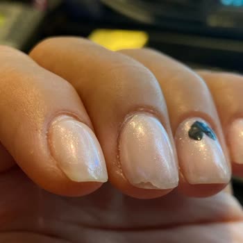 Hazal Akbay Beauty Jel Tırnaklarım 1 Haftada Soyuldu