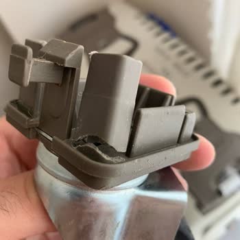 THY Köpeğimin Kafesini Kırdı