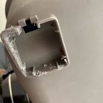 THY Köpeğimin Kafesini Kırdı