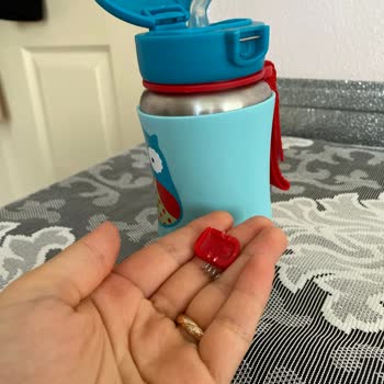 Skip Hop Çelik Termos Suluğun Kapağının Kırılması