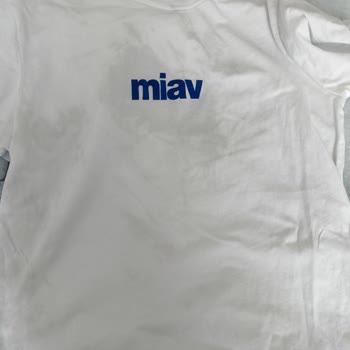 Mavi'nin Tişörtü Tek Yıkamada Renk Akıttı