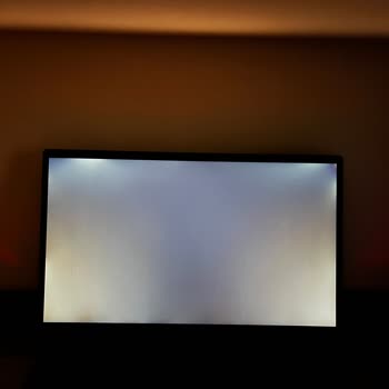 Teknosa Acer Laptop Ekran Işık Sızması