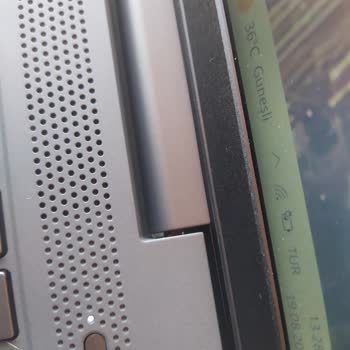 Lenovo Bilgisayar Lenovo Ekran Çentikleri Birbiriyle Uyumlu Değil