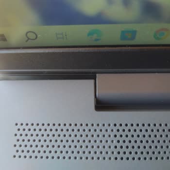 Lenovo Bilgisayar Lenovo Ekran Çentikleri Birbiriyle Uyumlu Değil