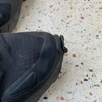 Salamon Ayakkabılar Çöp Oldu