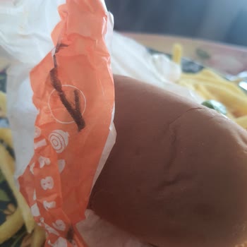 Burger King Chicken Royal'i Market Ekmeğiyle Yapıp Yollamış