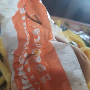 Burger King Chicken Royal'i Market Ekmeğiyle Yapıp Yollamış
