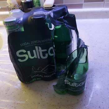 Sultan İçecek Dolu Maden Suyu Şişesinin Patlaması