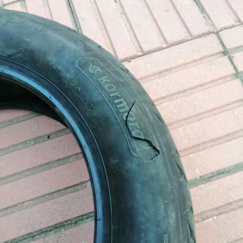 Kormoran Lastik Yama Gibi Yarıldı