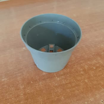 Çiçek Market Yanlış Ve Özürlü Malzeme Satma