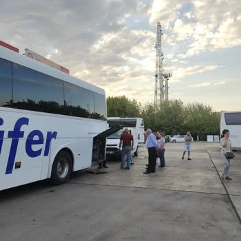Nilüfer Turizm Otobüsün Rötar Yapması - Yolda Sanayiye Uğramak