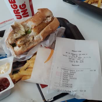 Burger King Çürümüş Marul Midem Bulandı