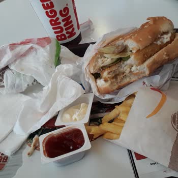 Burger King Çürümüş Marul Midem Bulandı