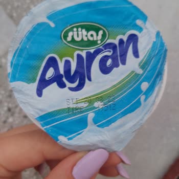 Sütaş Marka Ayranın İçi Küflü Çıktı Ve Tadı Bozuktu