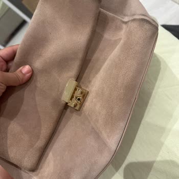 Divarese Eşimin Hediye Ettiği Çanta Çok Çabuk Bozuldu