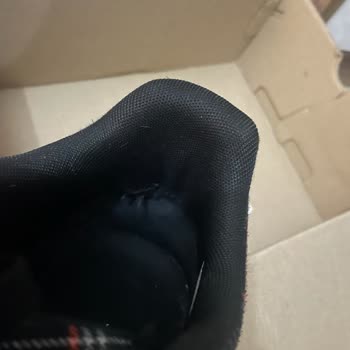 Adidas İnternet Üzerinden Alınan Ayakkabının Arkasında Durmuyor!