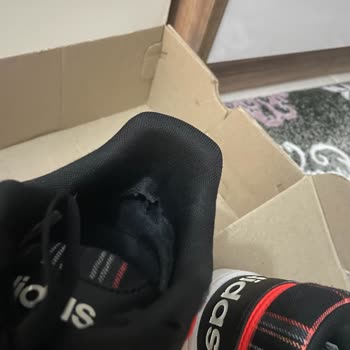 Adidas İnternet Üzerinden Alınan Ayakkabının Arkasında Durmuyor!