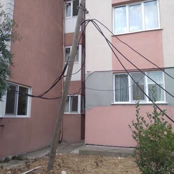 Türk Telekom Kabloları Tehlike Saçıyor