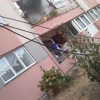 Türk Telekom Kabloları Tehlike Saçıyor