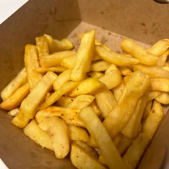 Köfteci Yusuf Pişmemiş Köfte Ve Bayat Patates