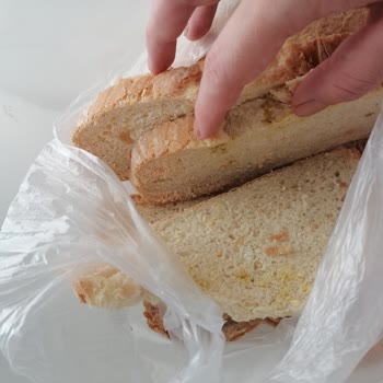 Şok Market Ekmek Ziyankarlığı