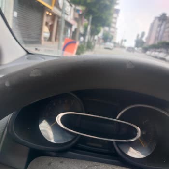 Renault Clio 4 Direksiyon Erimesi