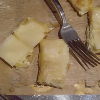 Levent Börekçilik Levent Börek Sakarya Şubesi Çiğ Sunulan Börek