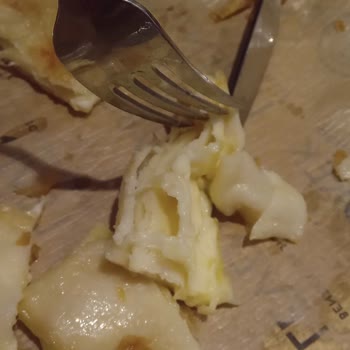 Levent Börekçilik Levent Börek Sakarya Şubesi Çiğ Sunulan Börek