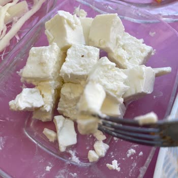 Torunoğlu Süt Torunoğlu 1. Sınıf Beyaz Peynir Salyalı Çıktı