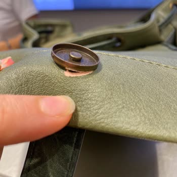 Derimod'dan Aldığım Sırt Çantası Kalitesiz