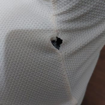 Yenibihava Koltuk Örtüsü Lekeli Ve Sökük Renk Göründüğü Gibi Değil