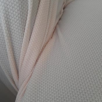 Yenibihava Koltuk Örtüsü Lekeli Ve Sökük Renk Göründüğü Gibi Değil