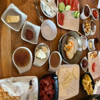 Sezgin Izgara Vasat Üstü Kahvaltı Menüsü