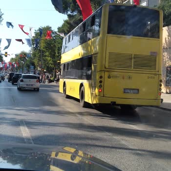 İETT - İstanbul Elektrik Tramvay Tünel Otobüs Şoförünün Sorunlu Hareketleri