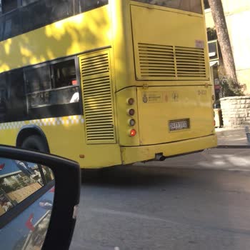 İETT - İstanbul Elektrik Tramvay Tünel Otobüs Şoförünün Sorunlu Hareketleri